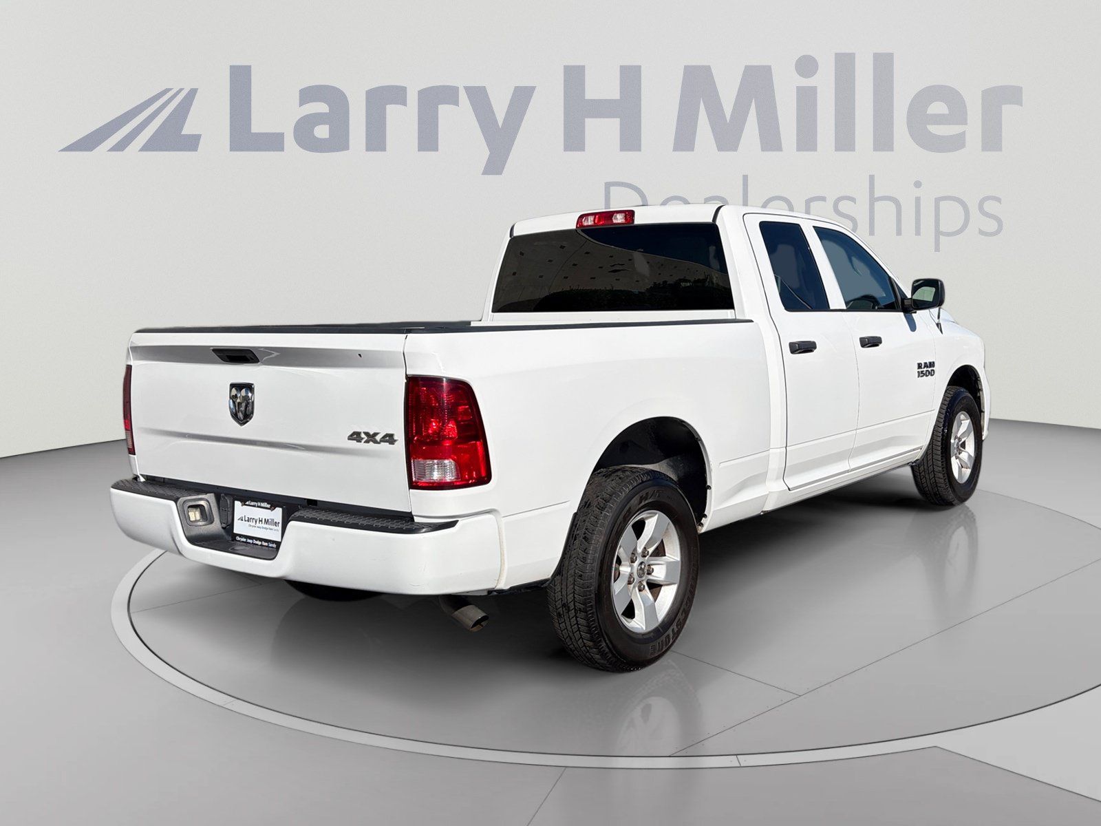 Used 2017 RAM 1500 Express AWD/4WD image 5