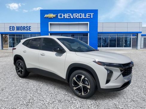 New 2026 Chevrolet Trax RS FWD image 4