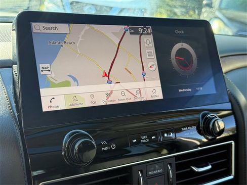 Used 2024 Nissan Armada SL w/ Captain's Chairs Package image 30