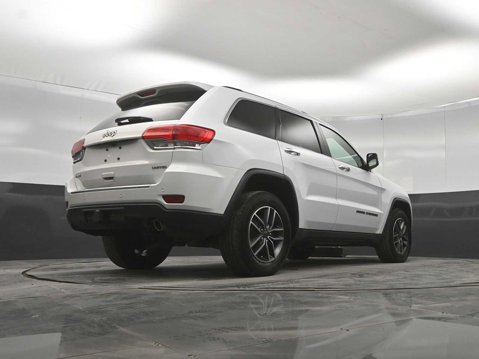 Used 2019 Jeep Grand Cherokee Limited w/ Trailer Tow Group IV AWD/4WD image 38