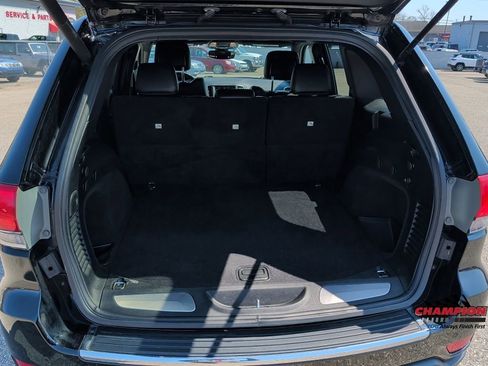 Used 2018 Jeep Grand Cherokee Limited image 27