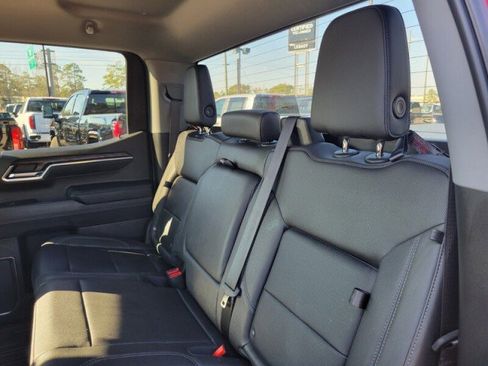 Used 2023 GMC Sierra 1500 SLT image 27