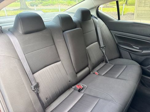 Used 2024 Nissan Altima 2.5 SV FWD image 34