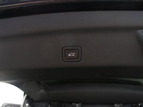 Used 2021 Chevrolet Tahoe LT w/ LT Signature Package image 24