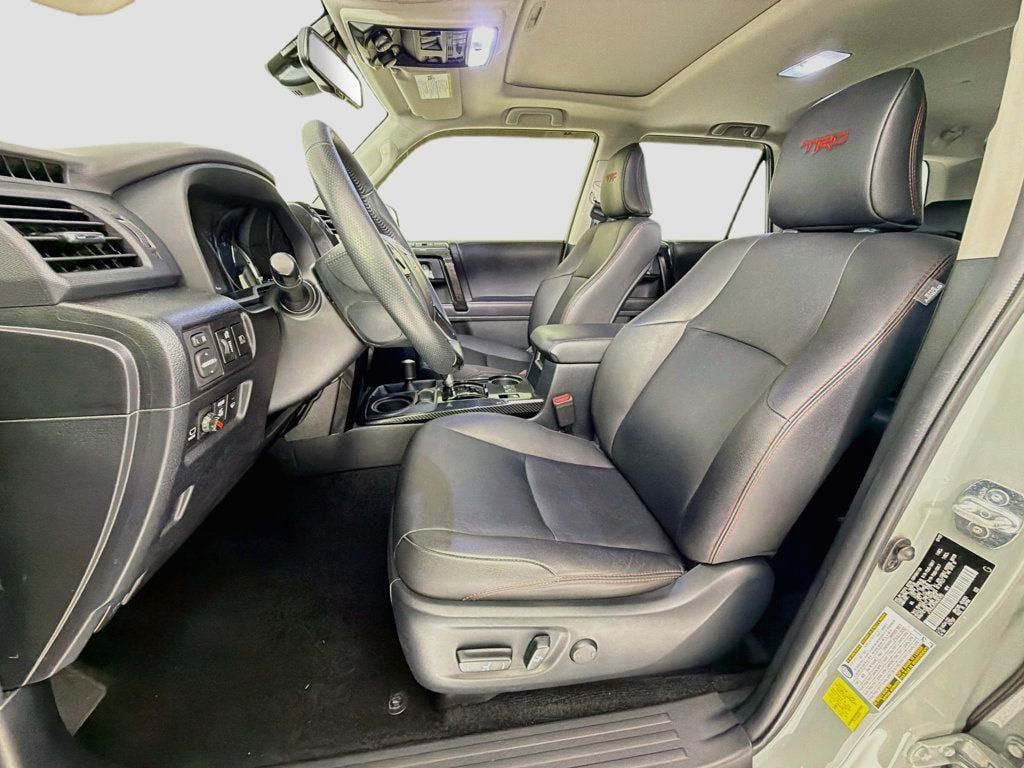 Used 2022 Toyota 4Runner TRD Off-Road Premium AWD/4WD image 21