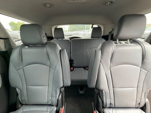 Used 2018 Buick Enclave Premium w/ LPO, Hit The Road Package AWD/4WD image 16