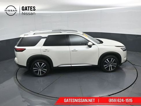 Used 2024 Nissan Pathfinder Platinum AWD/4WD image 52