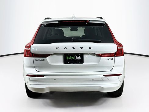 Used 2023 Volvo XC60 B5 Core w/ Climate Package AWD/4WD image 7
