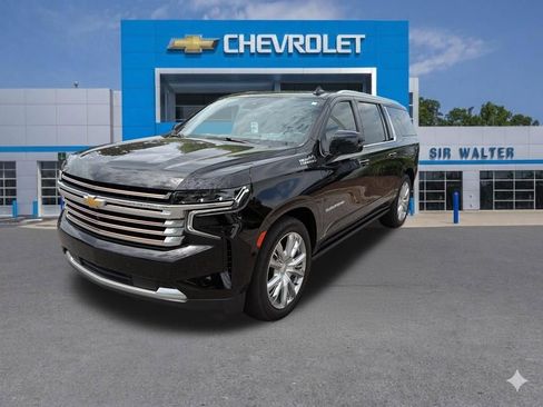 Used 2023 Chevrolet Suburban High Country AWD/4WD image 7