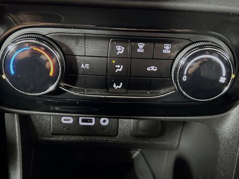 Used 2022 Buick Encore GX Preferred image 26