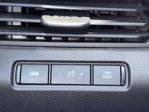 Used 2024 Nissan Altima 2.5 SR FWD image 24