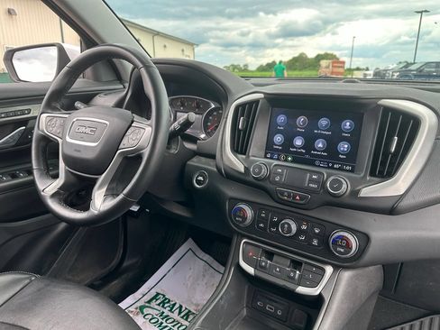Used 2023 GMC Terrain SLT AWD/4WD image 32