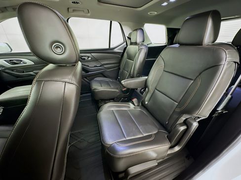 Used 2020 Chevrolet Traverse RS w/ LPO, Floor Liner Package AWD/4WD image 29