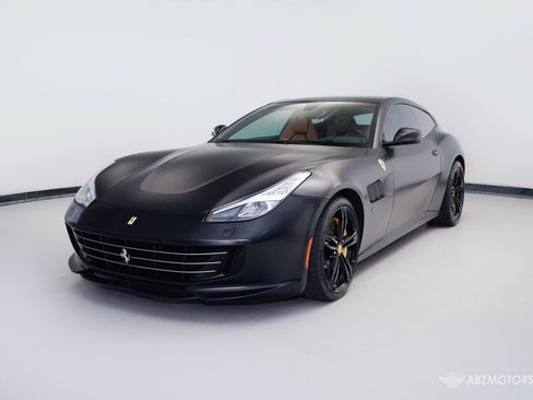 Used 2018 Ferrari GTC4Lusso AWD/4WD image 2
