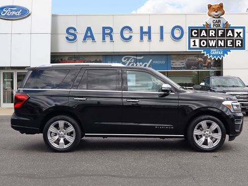 Used 2023 Ford Expedition Platinum AWD/4WD image 2