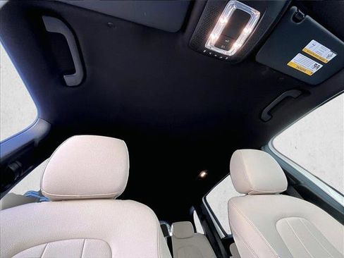 Used 2025 Mercedes-Benz GLB 250 GLB 250 image 17