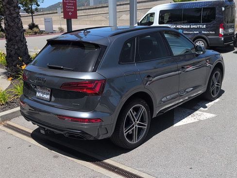 Used 2023 Audi Q5 e Premium Plus w/ Premium Plus Package AWD/4WD image 6