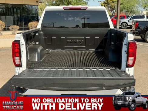 Used 2023 GMC Sierra 1500 Pro w/ Graphite Edition AWD/4WD image 8