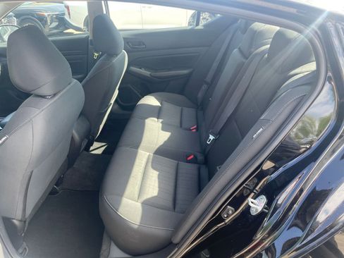 Used 2025 Nissan Altima 2.5 SV image 25