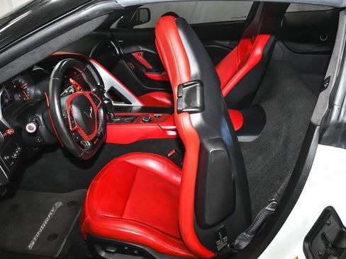 Used 2015 Chevrolet Corvette Z06 w/ 3LZ Preferred Equipment Group image 55