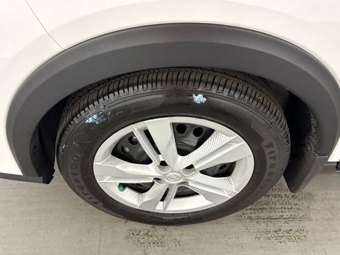 Used 2024 Nissan Kicks S FWD image 11