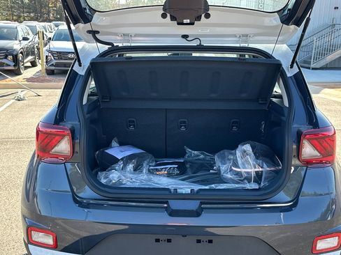 New 2026 Hyundai Venue SEL image 18