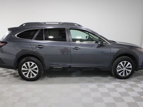Certified 2025 Subaru Outback Premium w/ Popular Package #1A AWD/4WD image 25