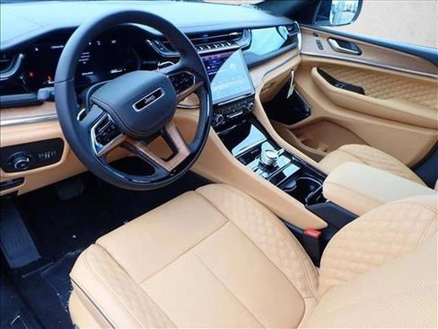 New 2025 Jeep Grand Cherokee L Summit image 12