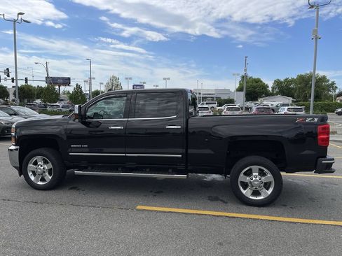 Used 2018 Chevrolet Silverado 2500 LTZ w/ Vortec Plus Package AWD/4WD image 4