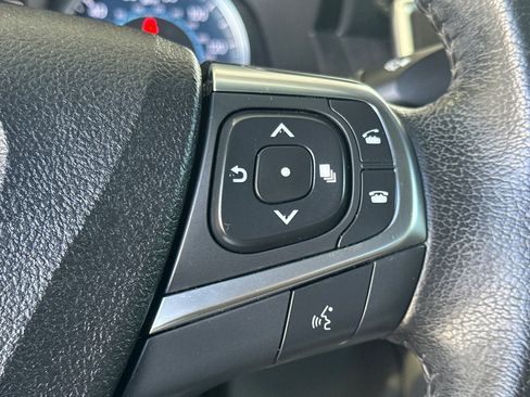 Used 2017 Toyota Camry XLE w/ Moonroof Package FWD image 29