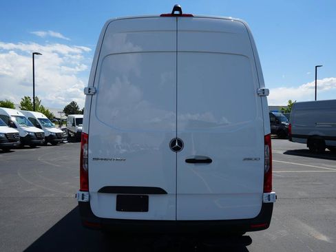 Used 2024 Mercedes-Benz Sprinter 2500 image 6