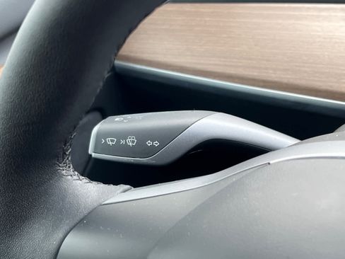 Used 2023 Tesla Model 3 Standard Range image 18