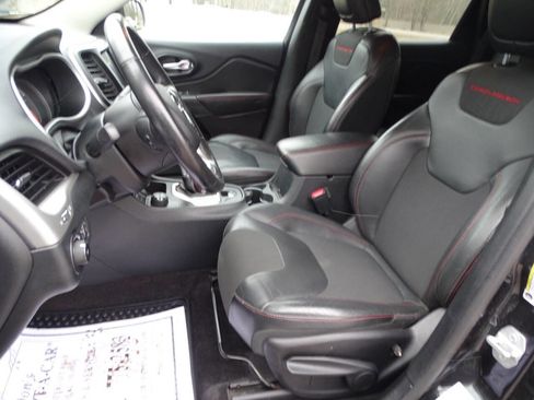 Used 2016 Jeep Cherokee Trailhawk w/ Cold Weather Group image 2
