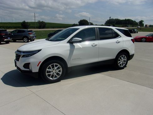 Used 2023 Chevrolet Equinox LT AWD/4WD image 5