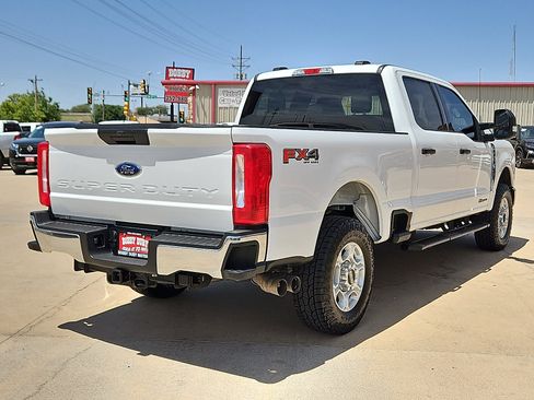 Used 2025 Ford F250 XLT w/ FX4 Off-Road Package AWD/4WD image 3