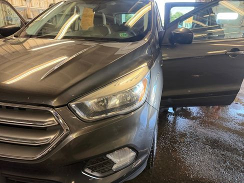 Used 2017 Ford Escape SE AWD/4WD image 30