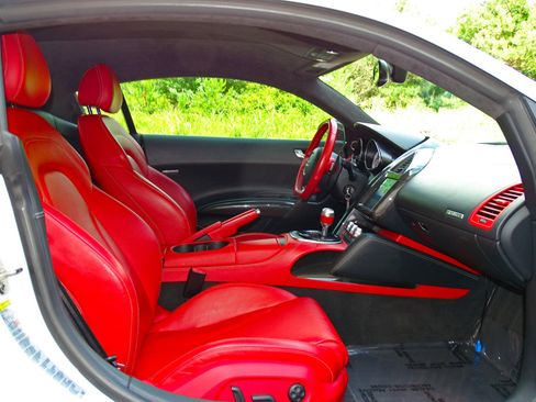 Used 2012 Audi R8 V10 image 16