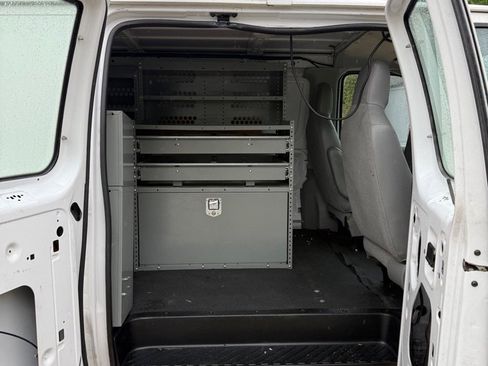 Used 2010 Ford E-250 and Econoline 250 RWD image 14