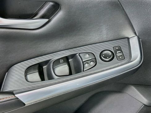 Used 2025 Nissan Sentra SR w/ SR Premium Package FWD image 18