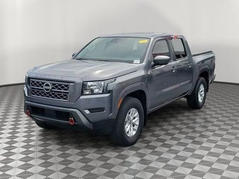 Used 2024 Nissan Frontier SV RWD image 3
