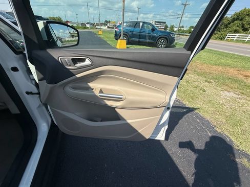 Used 2016 Ford C-MAX SEL w/ Equipment Group 301A FWD image 22