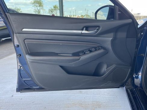 Certified 2023 Nissan Altima 2.5 SR w/ SR Premium Package image 13