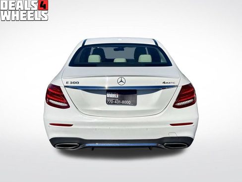 Used 2017 Mercedes-Benz E 300 4MATIC image 10