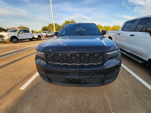 Used 2024 Jeep Grand Cherokee L Laredo AWD/4WD image 2