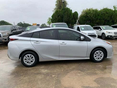 Used 2017 Toyota Prius Two FWD image 8