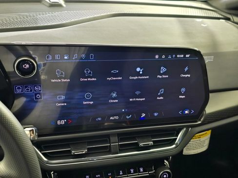New 2026 Chevrolet Equinox EV LT FWD image 32