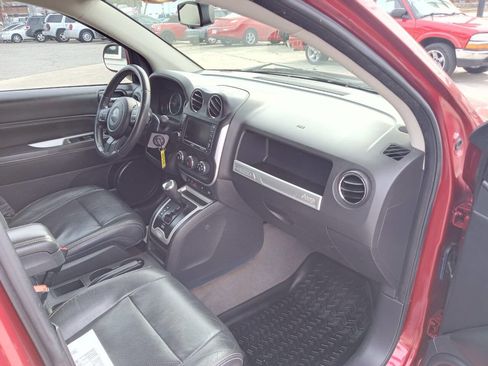 Used 2014 Jeep Compass Latitude image 10