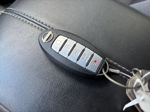 Used 2025 Nissan Altima 2.5 SV FWD image 32
