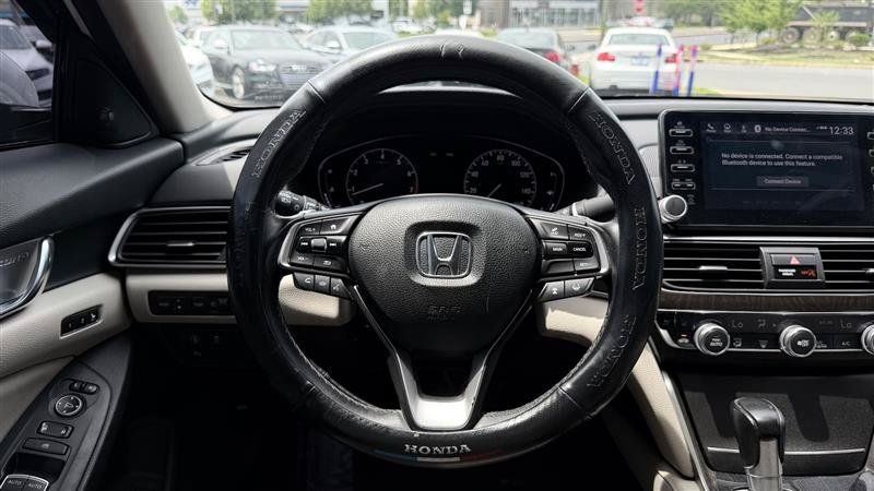 Used 2018 Honda Accord Touring image 30