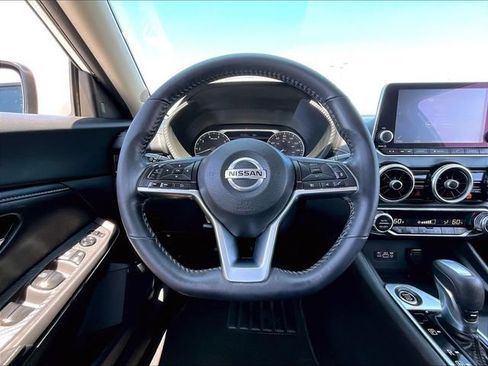 Used 2021 Nissan Sentra SV FWD image 17